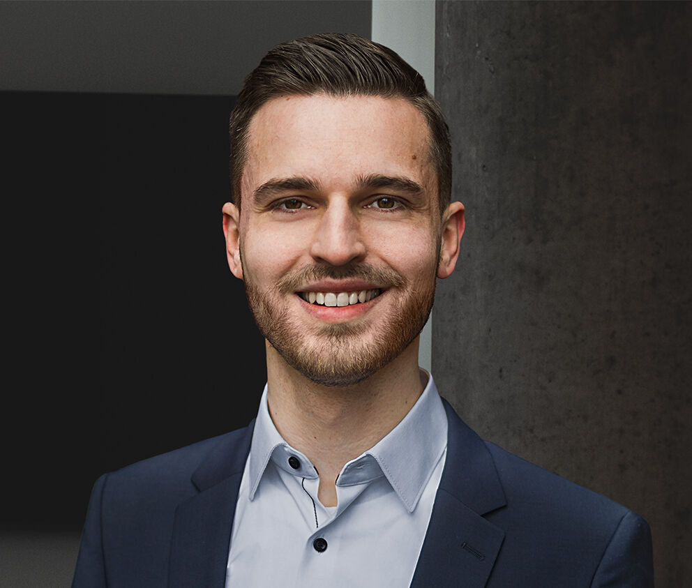 Dr. Christian Hilbrands